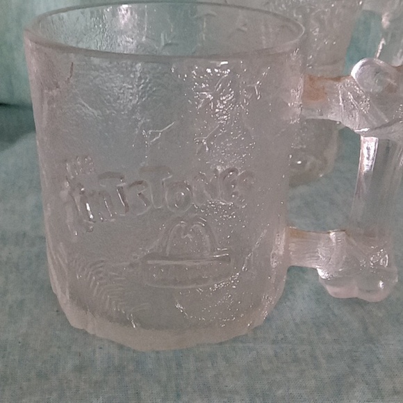 4 Flintstone MacDonald glass mugs - Picture 2 of 5